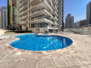 Chic Waterfront Living - Marina View