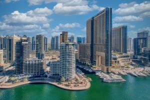Chic Waterfront Living - Marina View