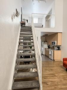 Charming 2nd Ave Lofts in Downtown San Diego with Parking