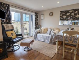Pond View at Yeabridge Farm