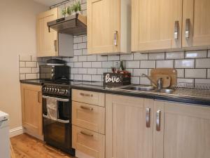 Pond View at Yeabridge Farm