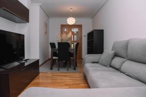 Vistas al mar en el centro by CABANA Rentals