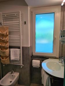 Two-Bedroom Deluxe Apartment with Balcony
