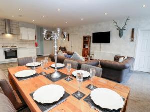 Knights Corner Stanhope Castle