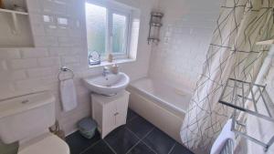 Contractor Stay - 4-Bedroom Home in Chester