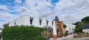 Hotels Hotel L'Etoile Aeroport - A61 : photos des chambres
