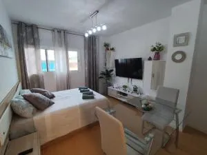 Mini Estudio LOVELY SEVILLA con baño compartido - Bormujos