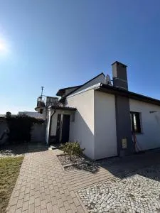 Casa con jardín vallado - Gajków