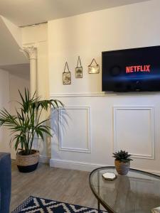 Luxury Chapel Apartment within City Walls