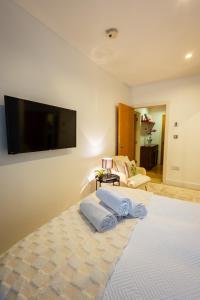 Lux Room to London Eye