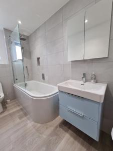 Modern Cambridge Flat-Easy A14 Access and City Links