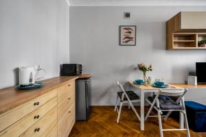 Downtown Studio - Top Location, Metro&Trams Nearby - by Rentujemy