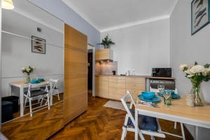 Downtown Studio - Top Location, Metro&Trams Nearby - by Rentujemy
