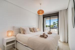 Apartment in Estepona Sunset Golf with Pool & Parking - Near the Beach