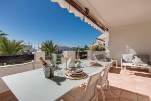 Apartment in Estepona Sunset Golf with Pool & Parking - Near the Beach