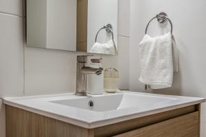 Bright Santiago Apartment Near Attractions