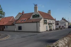 Saracens Head- Above the pub, close to chaple st leonards - Helsey