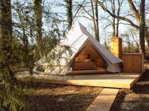 Tentes de luxe Tente vue lac avec spa 2 : photos des chambres