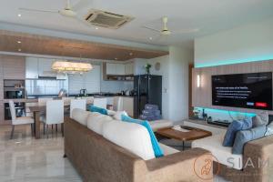 Luxe 4BR Sunset Seaview Villa Private Infinity