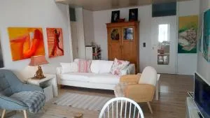 3-Zi Atelierdachwohnung mit Bergblick Seenähe und 2 Loggia - Törwang