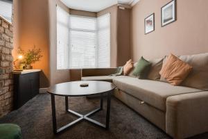 Family Home Sefton Park Desks Parking