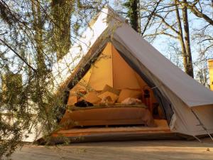 Tentes de luxe Tente luxe vue Etang avec jacuzzi 4 : photos des chambres