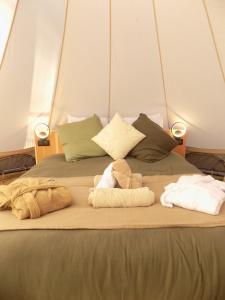 Tentes de luxe Tente luxe vue Etang avec jacuzzi 4 : photos des chambres