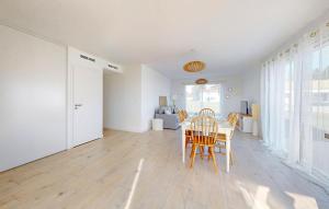 Lovely Home In Les Magnils-Reigniers