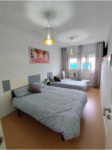 Habitacion Familiar LOVELY SEVILLA con baño compartido