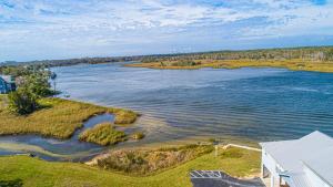Rivers Edge Retreat on Crystal River with Pool