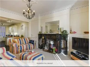 Westhaven 5 Beachfront Luxury! Free Parking Permit - Scyborycoed