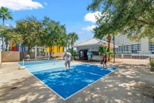 BeachFrnt 2 Hottub 5 Pools Jet Ski