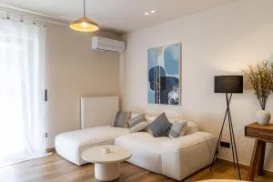 Mandarin Luxury One Bedroom Apartment - Vári