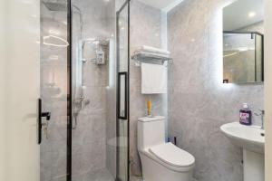 Luxe place with pool,gym,mini mart in yaya center