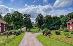 Nice Apartment In Mantorp With Kitchen