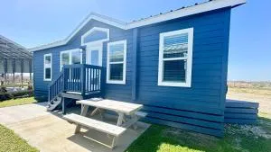 Mins to Beach 2 Bdrm Sleeps up to 6 - New Listing! - Bolivar Peninsula