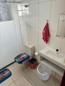 Casa em condomínio há 3 minutos praia barbudo