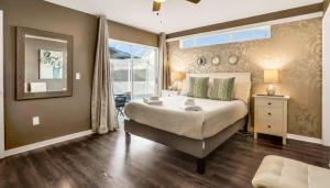 Family Home w Private Pool Pet Friendly, Minutes to Disney