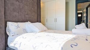 Modern 1BR Apartment 4 Guests Central Stay