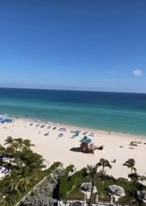 Trendy 1BD Condo 4 Mins to Beach