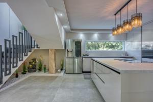 Villa Samara with Pool - Happy Rentals