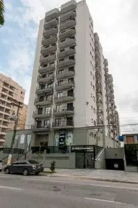 Apartamento com Ar-Condicionado na Enseada - غوارويا