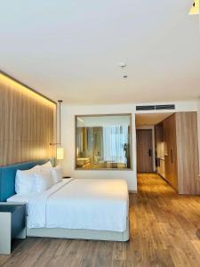 À La Carte Ha Long sea view high floor