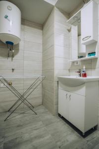 Darki Apartments 2 - Very Central Stay With Free Parking