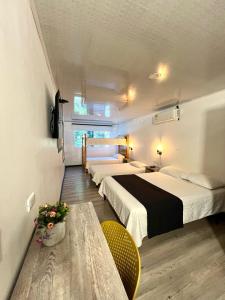 Hotel Room 2