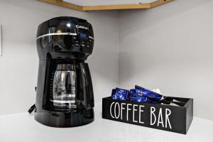 Sleek 3 BR home with self check in Private!