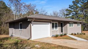 Sleek 3 BR home with self check in Private!