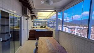 Apartamento duplex com jacuzzi no Itágua - Tenório