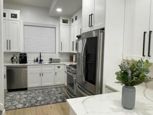 Modern Mountain Escape - Cozy Retreat with Stunning Views - Ubytování bez kategorie ve městě Eden