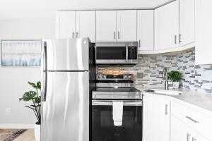 Beach Rd, 300ft to Beach Access & 500ft to Siesta Key Village, 1bdr